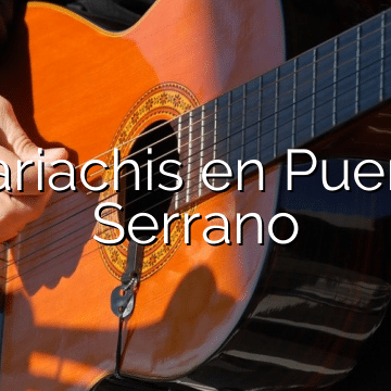 Mariachis en Puerto Serrano